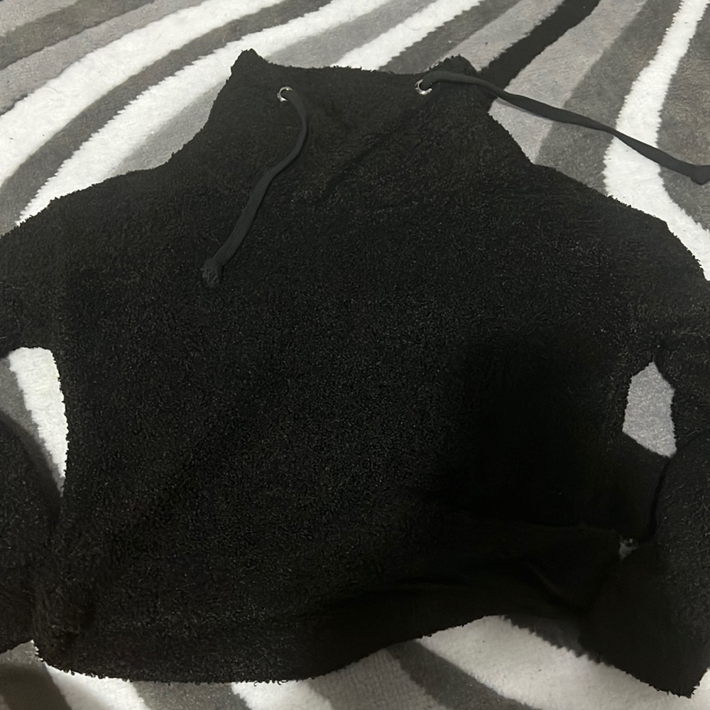 Medium black sweatshirt